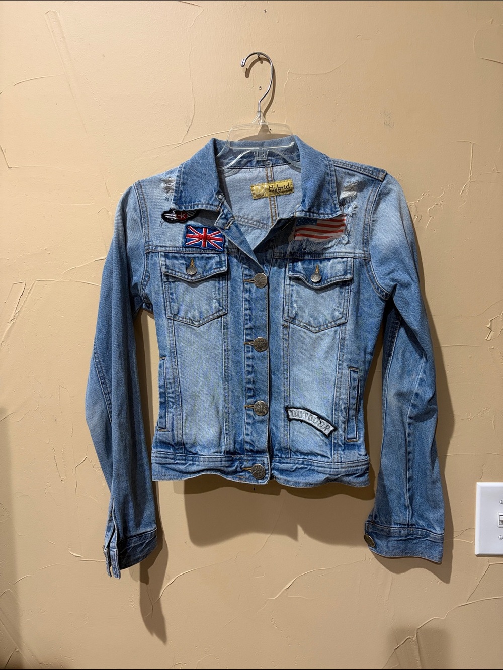 Hybrid & company Light Blue Embroidered Patch Denim Jacket